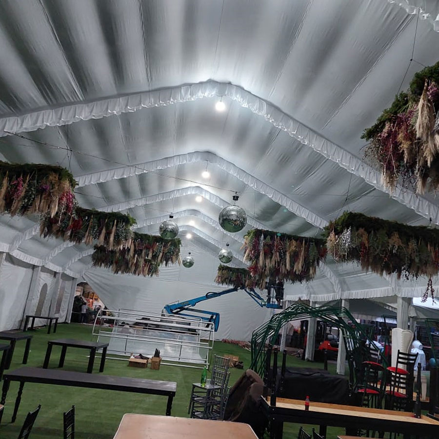 La importancia de contratar una empresa especializada en carpas y domos para el éxito de tu evento